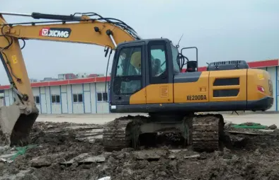 本公司专业租赁大量全新挖掘机破碎锤压路机推土机长臂挖机挖掘机打桩机钢板